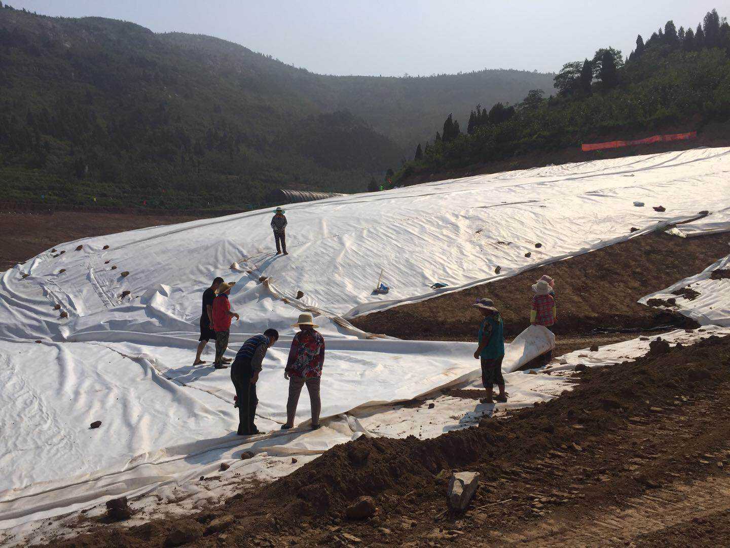 道路采用土工布對加筋的主要目的